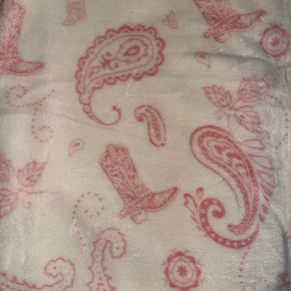 NEW Wrangler TWIN Ultra Plush Light Pink & White Paisley Cowboy Boots SUPER SOFT